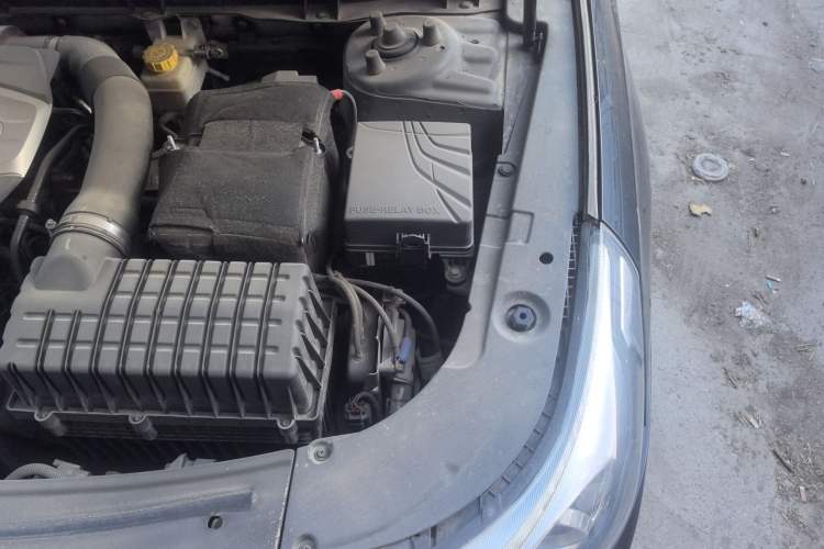 Used GAC Trumpchi GA8 2017 280T Deluxe Edition Engine Bay Left