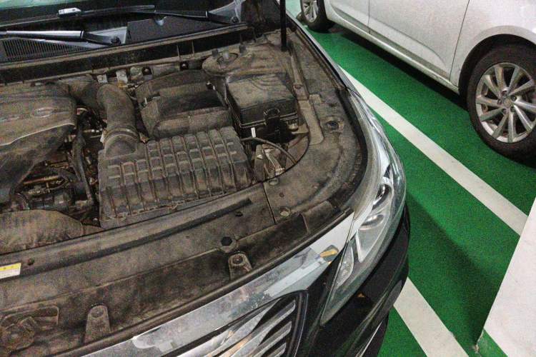 Used GAC Trumpchi GA8 2017 280T Deluxe Edition Engine Bay Left