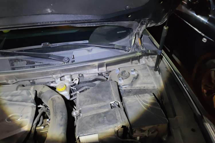 Used GAC Trumpchi GA8 2017 280T Deluxe Edition Engine Bay Left