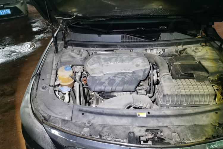 Used GAC Trumpchi GA8 2017 320T Ultimate Edition Engine Bay Right