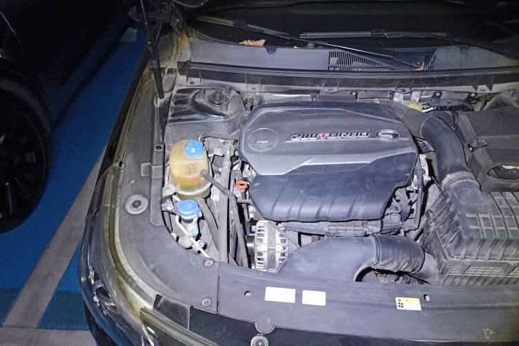 Used GAC Trumpchi GA8 2017 280T Deluxe Edition Engine Bay Right