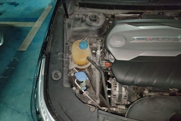 Used GAC Trumpchi GA8 2017 280T Deluxe Edition Engine Bay Right