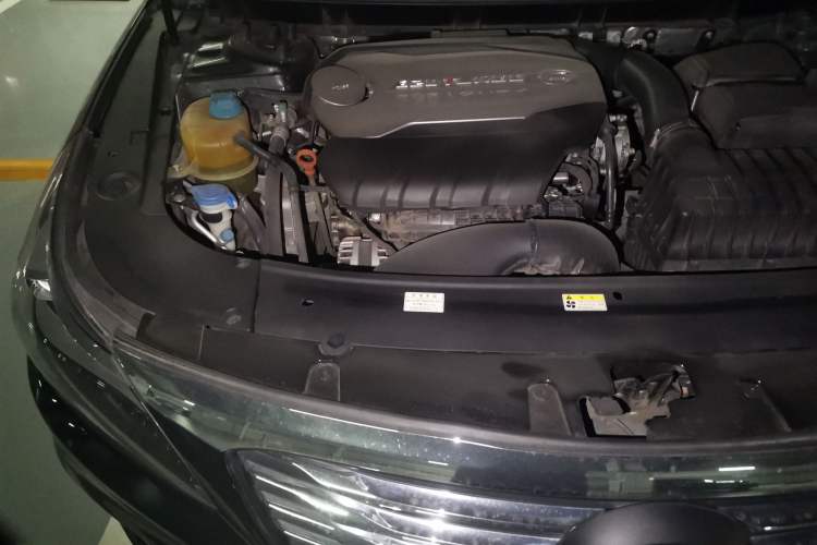 Used GAC Trumpchi GA8 2017 320T Luxury Edition Engine Bay Right