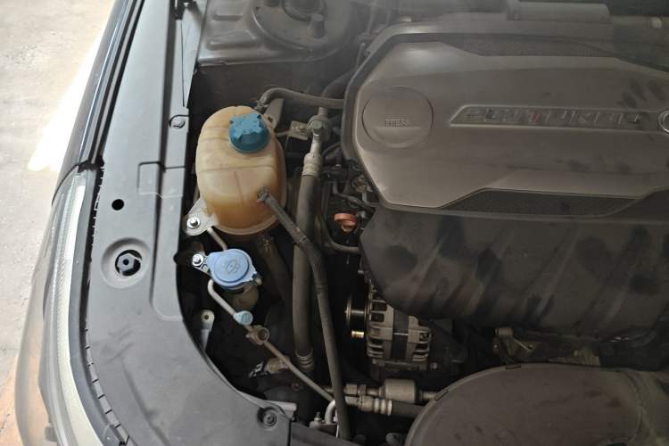 Used GAC Trumpchi GA8 2017 280T Deluxe Edition Engine Bay Right