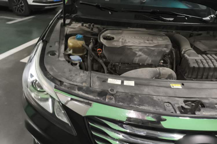 Used GAC Trumpchi GA8 2017 280T Deluxe Edition Engine Bay Right