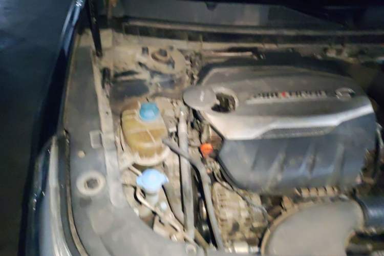 Used GAC Trumpchi GA8 2017 280T Deluxe Edition Engine Bay Right