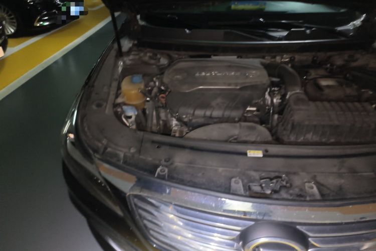 Used GAC Trumpchi GA8 2017 320T Luxury Edition Engine Bay Right