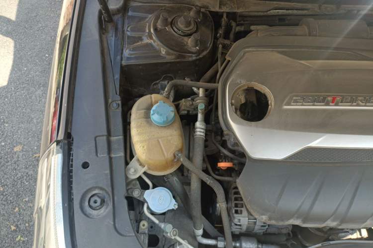 Used GAC Trumpchi GA8 2017 280T Deluxe Edition Engine Bay Right