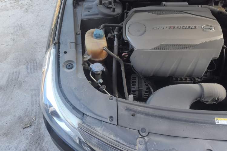Used GAC Trumpchi GA8 2017 280T Deluxe Edition Engine Bay Right