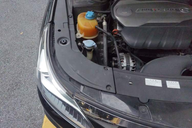 Used GAC Trumpchi GA8 2017 320T Luxury Edition Engine Bay Right