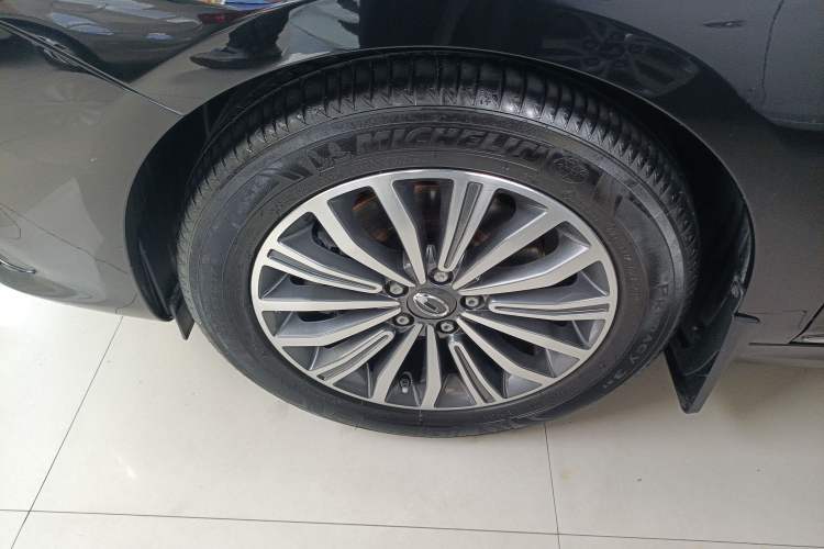Used GAC Trumpchi GA8 2017 280T Executive Edition Exterior 7