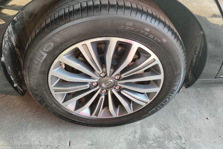Used GAC Trumpchi GA8 2017 280T Deluxe Edition Exterior 8