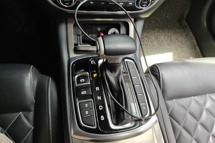 Used GAC Trumpchi GA8 2017 280T Deluxe Edition Gear Lever