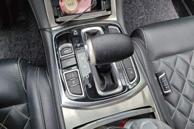 Used GAC Trumpchi GA8 2017 280T Deluxe Edition Gear Lever