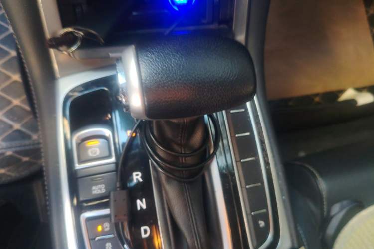 Used GAC Trumpchi GA8 2017 320T Luxury Edition Gear Lever
