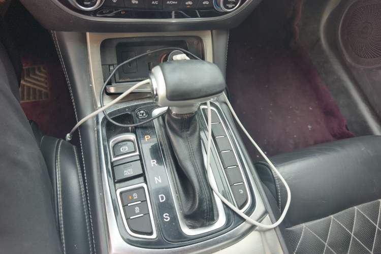 Used GAC Trumpchi GA8 2017 280T Deluxe Edition Gear Lever
