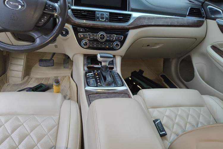 Used GAC Trumpchi GA8 2017 320T Luxury Edition Gear Lever
