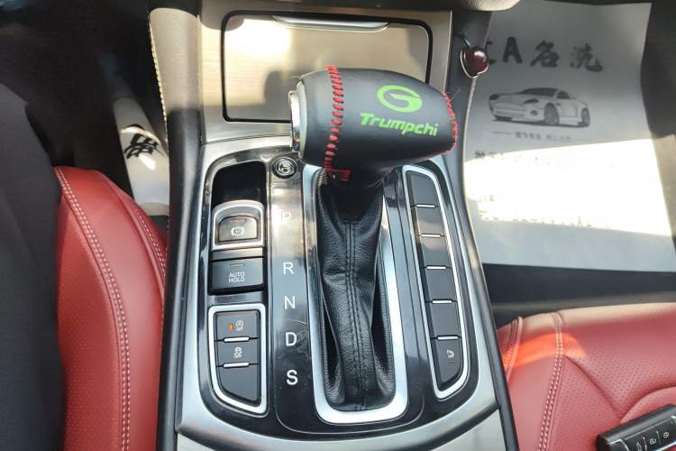 Used GAC Trumpchi GA8 2017 280T Deluxe Edition Gear Lever