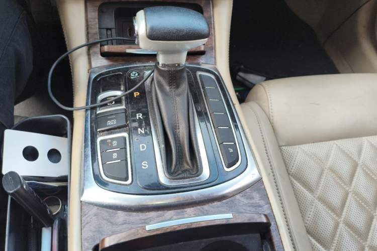 Used GAC Trumpchi GA8 2017 320T Smart Edition Gear Lever