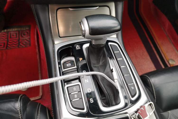 Used GAC Trumpchi GA8 2017 280T Deluxe Edition Gear Lever