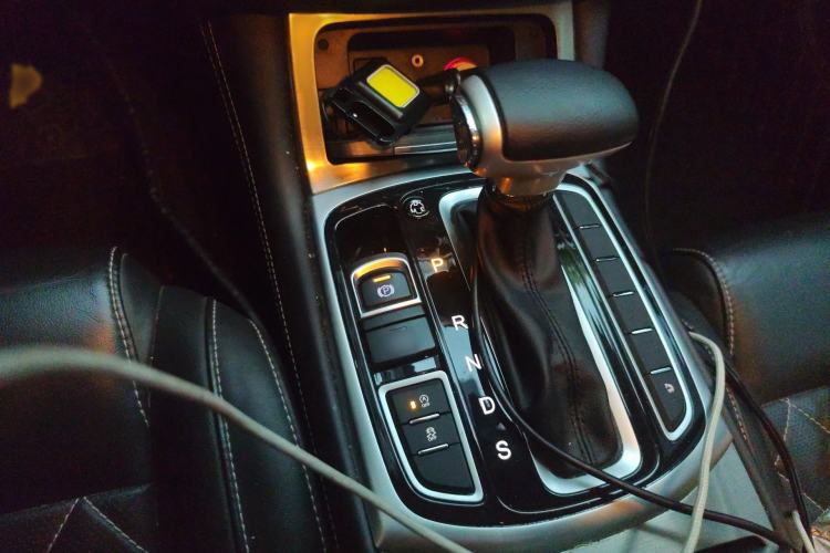 Used GAC Trumpchi GA8 2017 320T Luxury Edition Gear Lever