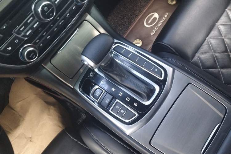 Used GAC Trumpchi GA8 2017 280T Deluxe Edition Gear Lever