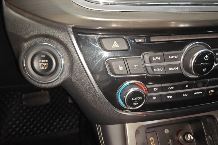 Used GAC Trumpchi GA8 2017 280T Deluxe Edition Interior 1