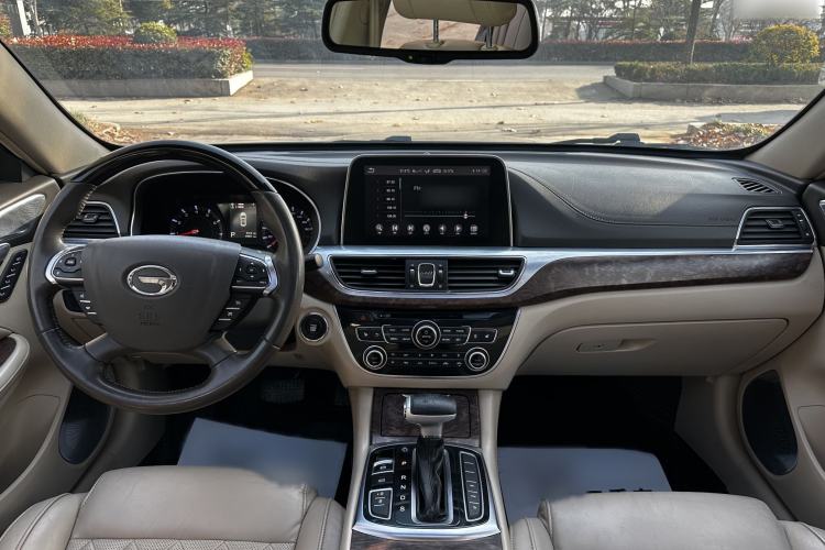 Used GAC Trumpchi GA8 2017 280T Executive Edition Interior 1