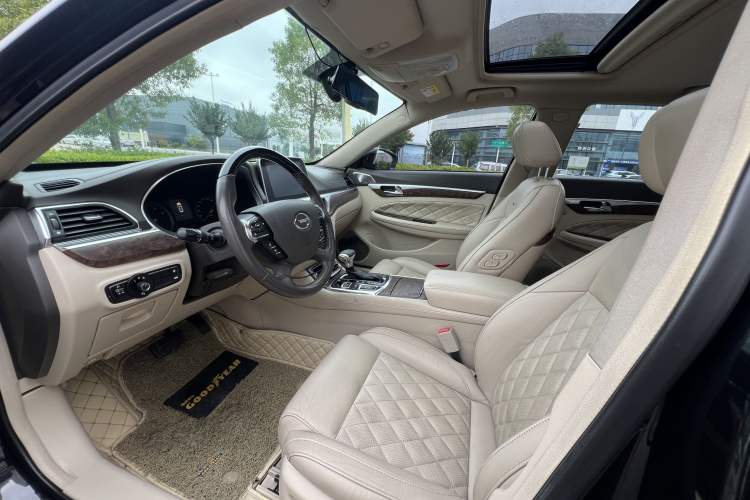 Used GAC Trumpchi GA8 2017 280T Deluxe Edition Interior 2