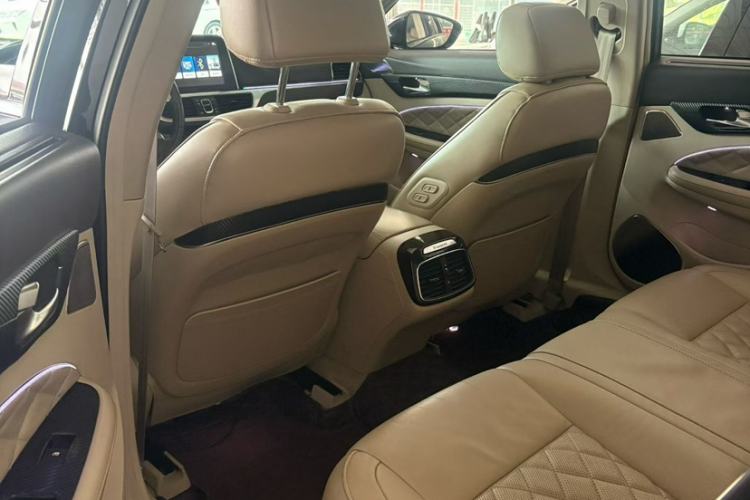 Used GAC Trumpchi GA8 2017 280T Executive Edition Interior 2