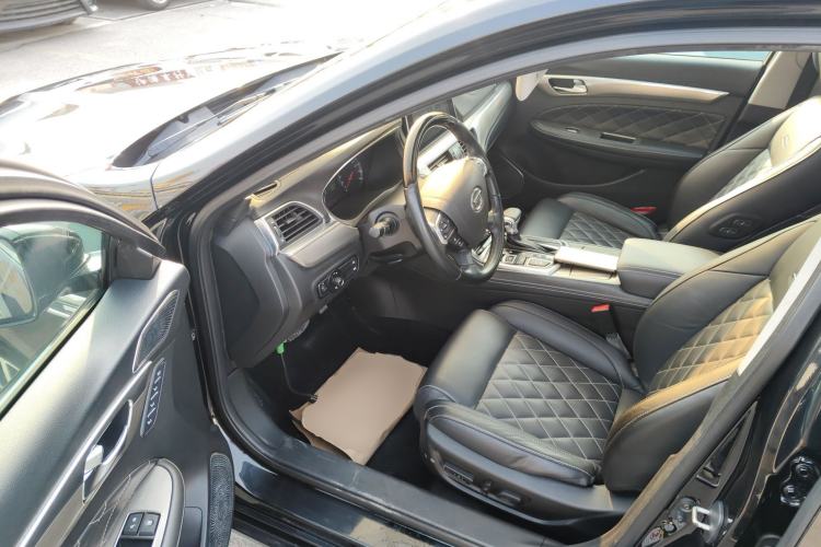 Used GAC Trumpchi GA8 2017 280T Deluxe Edition Interior 3