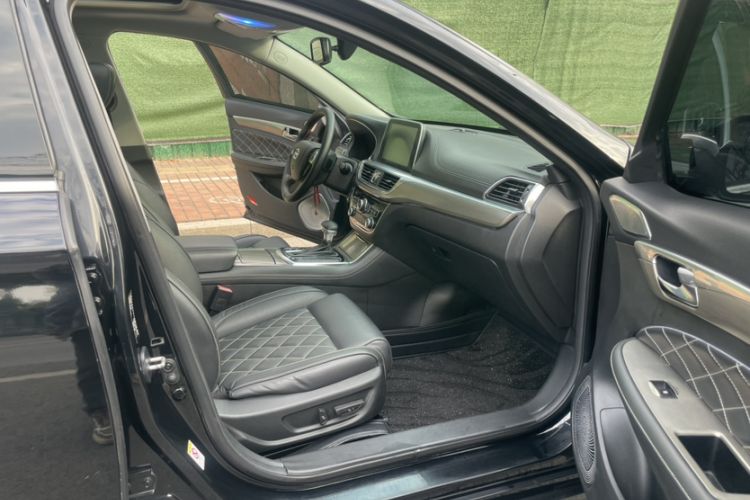 Used GAC Trumpchi GA8 2017 280T Deluxe Edition Interior 3