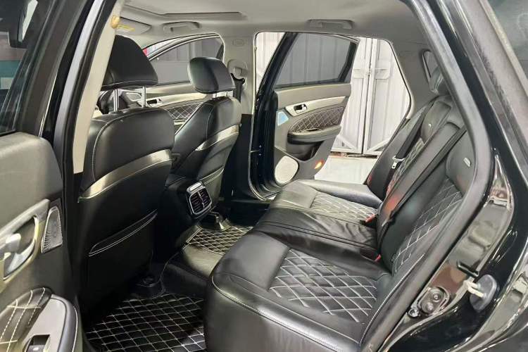 Used GAC Trumpchi GA8 2017 280T Deluxe Edition Interior 4