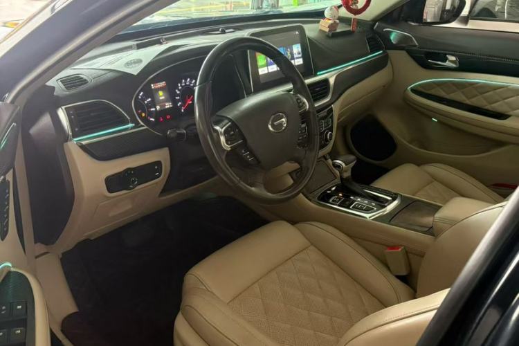 Used GAC Trumpchi GA8 2017 280T Executive Edition Interior 4