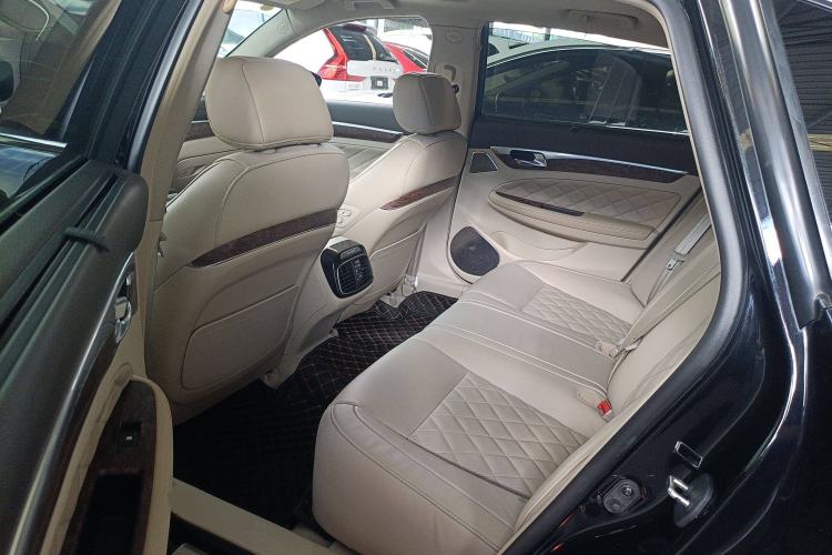Used GAC Trumpchi GA8 2017 280T Executive Edition Interior 4