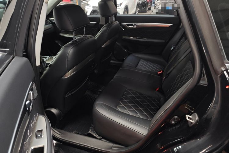 Used GAC Trumpchi GA8 2017 280T Deluxe Edition Interior 4