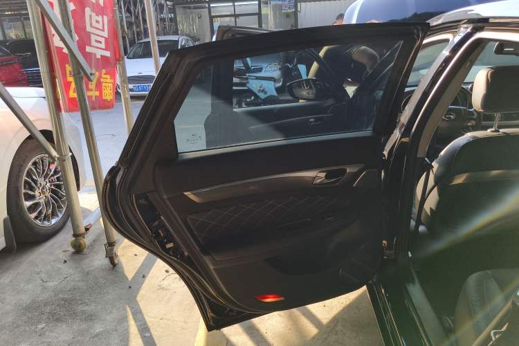 Used GAC Trumpchi GA8 2017 280T Deluxe Edition Interior 8