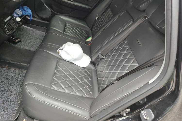 Used GAC Trumpchi GA8 2017 280T Deluxe Edition Left Rear Seat