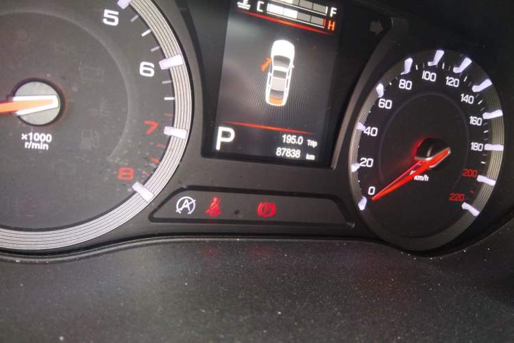 Used GAC Trumpchi GA8 2017 280T Deluxe Edition Odometer Close Up