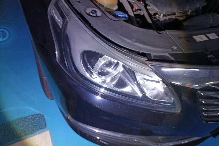 Used GAC Trumpchi GA8 2017 280T Deluxe Edition Right Front Headlight