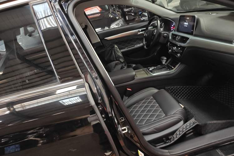 Used GAC Trumpchi GA8 2017 280T Deluxe Edition Right Front Seat