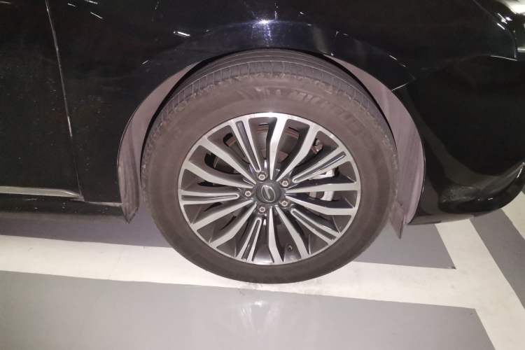 Used GAC Trumpchi GA8 2017 320T Luxury Edition Right Front Wheel Hub