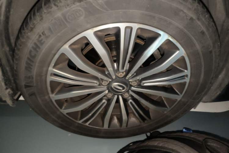 Used GAC Trumpchi GA8 2017 320T Luxury Edition Right Front Wheel Hub