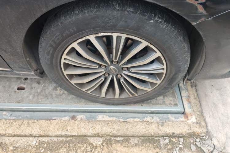 Used GAC Trumpchi GA8 2017 320T Luxury Edition Right Front Wheel Hub