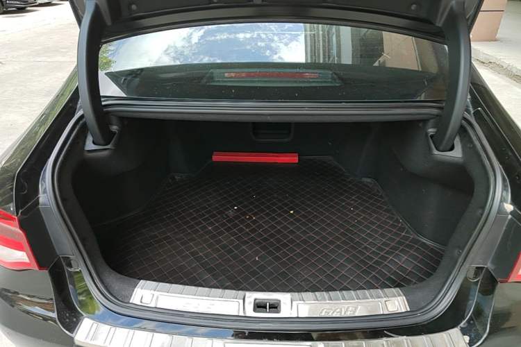 Used GAC Trumpchi GA8 2017 280T Deluxe Edition Trunk