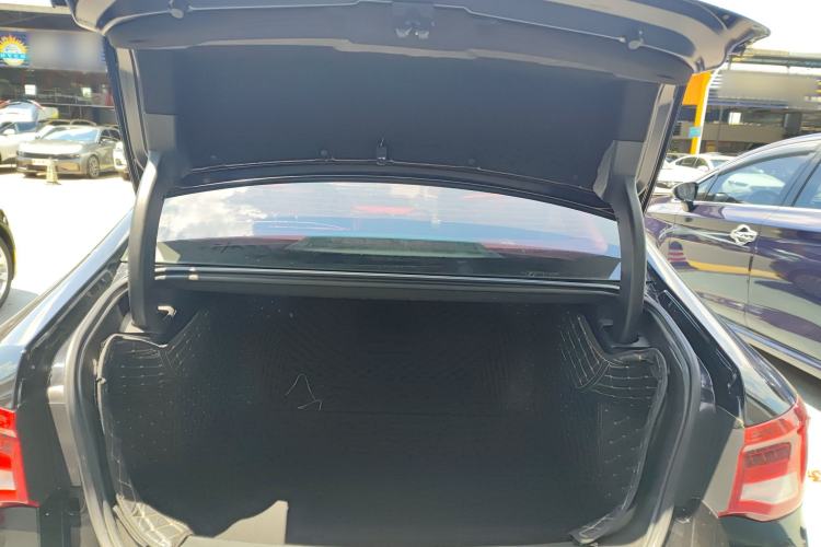 Used GAC Trumpchi GA8 2017 280T Deluxe Edition Trunk