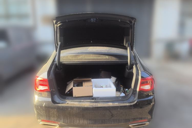 Used GAC Trumpchi GA8 2017 280T Deluxe Edition Trunk