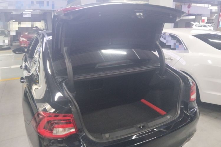 Used GAC Trumpchi GA8 2017 280T Deluxe Edition Trunk