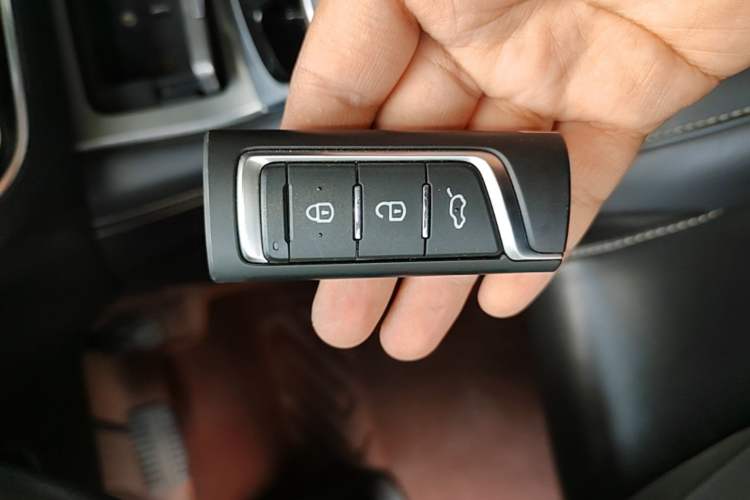 Used GAC Trumpchi GA8 2017 280T Deluxe Edition Vehicle Key