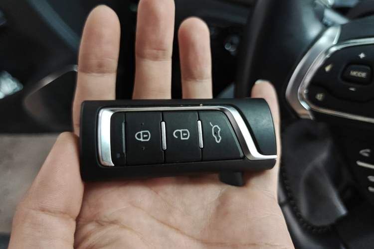 Used GAC Trumpchi GA8 2017 280T Deluxe Edition Vehicle Key